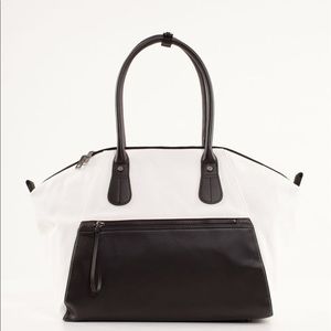 Lululemon vino to vinyasa bag